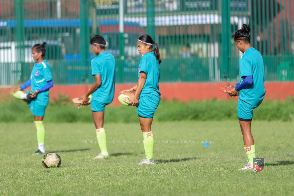 नेपाली राष्ट्रिय महिला फुटबल टिमले आज बंगलादेशसँग खेल्दै